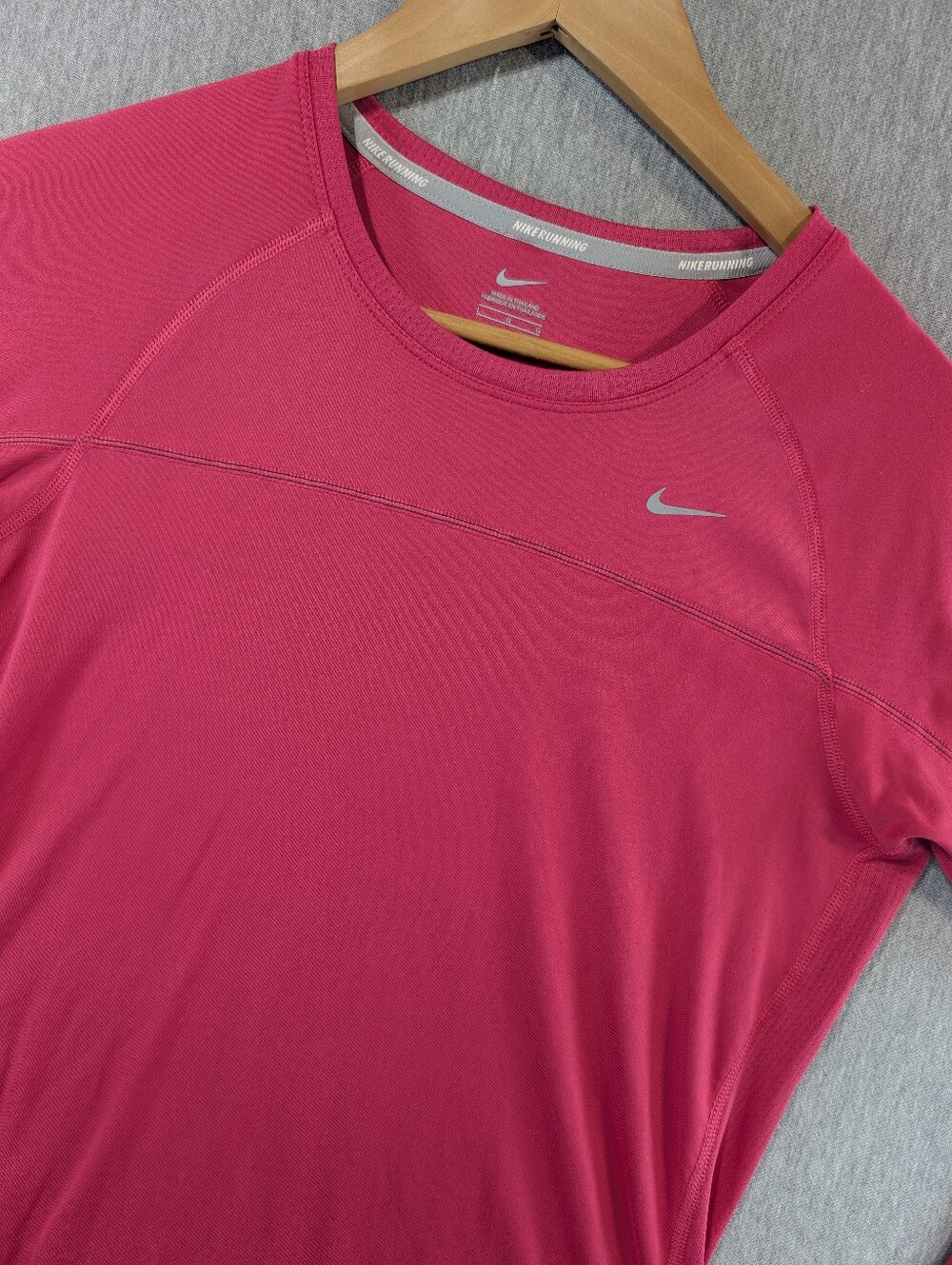 Nike Running Miler Performance T-Shirt Women's Large Hot Pink Long Sleeve